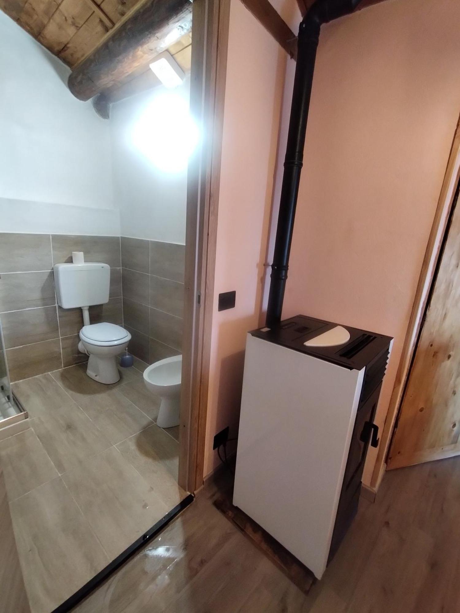 Casa Tarcisio Bed & Breakfast Faggeto Lario Exterior photo